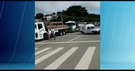 G1 Moradores Fazem Protesto Na BR 116 Cobrando Limpeza Urbana Na