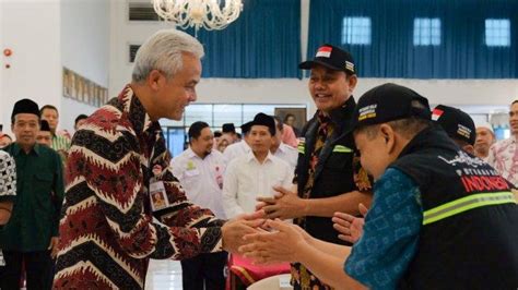 Pesan Khusus Ganjar Pranowo Untuk Pendamping Haji Jawa Tengah