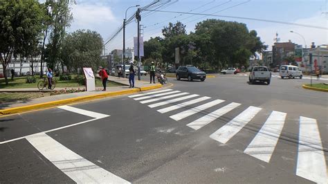 PISTAS REPARADAS POR LA MUNICIPALIDAD DE ATE INAUGURA EL ALCALDE EDDE