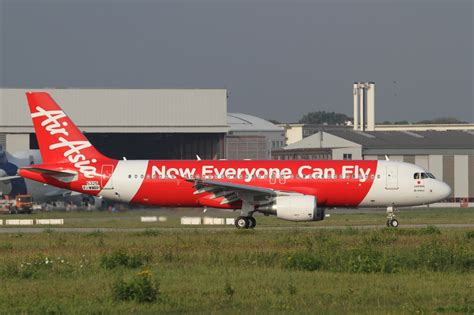 Airbus Hamburg Finkenwerder News: A320-214, Indonesia AirAsia, PK-AZH ...