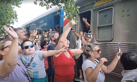 La Historia Del Tren Solidario Que Lleva A Os Y Llega En Su