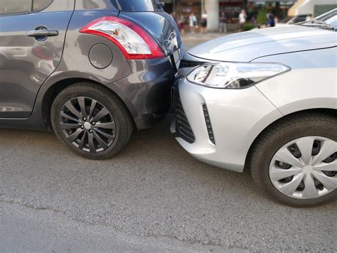 How To Handle A Parking Lot Accident Hertvik Insurance Group