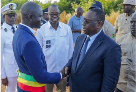 Thiès Macky Sall Félicite Dr Babacar Diop Et Menace Les Maires