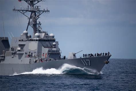 Armada Uss Paul Ignatius El Destructor De Misiles Guiados Se Hace