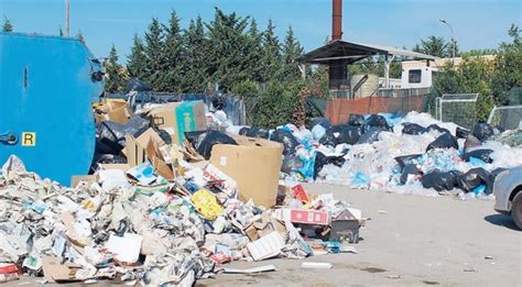 Centro rifiuti di Calandra a Canicattì scatta un avviso di garanzia