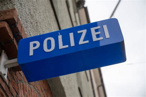 Sch Ler Angefahren Polizei Sucht Cabriofahrer Von R Gen