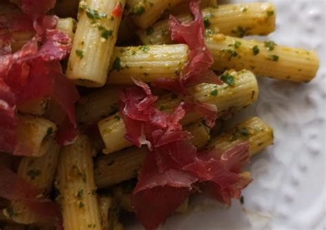 Sedani Al Pesto Di Rucola E Bresaola