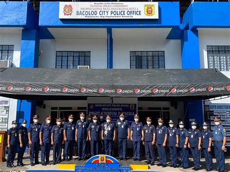 Ten Bacolod Cops Feted Daily Guardian