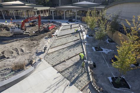 Transit Guide to the UIC East Campus Parking Structure