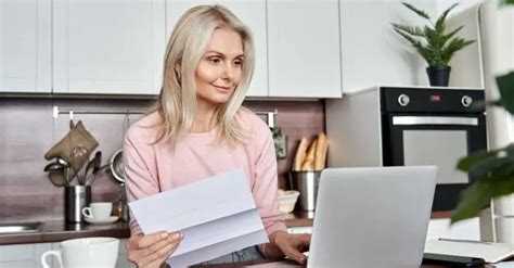 20 Best Jobs For Empty Nest Moms To Earn An Income