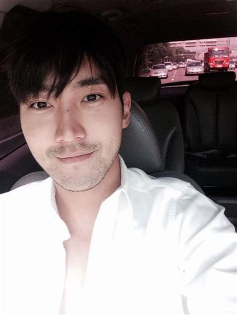 Super Junior Siwon Good Looking Even In A Full Beard Siwon Super