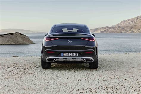 Redesigned Mercedes Benz Glc Class Coupe Debuts Premium Auto