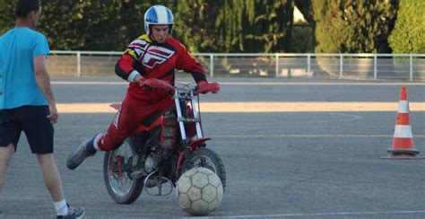 Camaret Sur Aigues Moto Ball Coup Denvoi Des Championnats Juniors