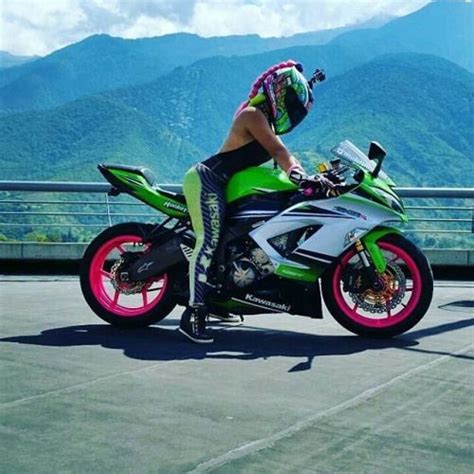 Biker Girl On Kawasaki Ninja Zx 10r Chicas Ciclistas Motos Geniales