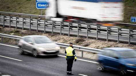 Dgt El Truco Para Que Los Conductores Paguen Solo El 50 De Las Multas