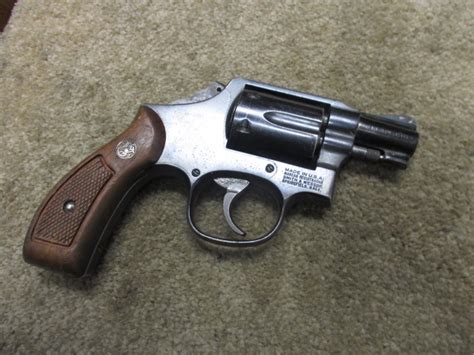 Smith And Wesson Model 10 7 With 2 Inch Barrel Marked 38 357 Magnum