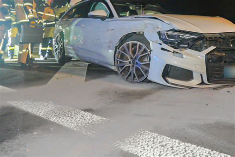 Unfall A Audi Protzer Macht Autobahn Unsicher Und Kracht Gegen