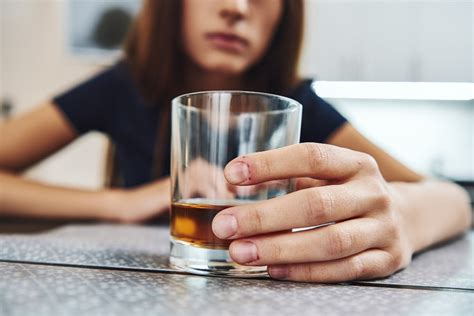 Halucynacje Po Alkoholu Czyli Psychoza Alkoholowa Blog Odtrucie