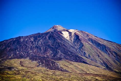 Monta A Volc Nica Imagen De Archivo Imagen De Pico Caldera