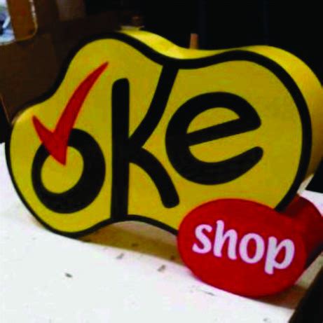 Papan Nama Perusahaan Akrilik Queen Neon Sign