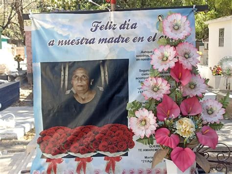 Gran Afluencia En Los Panteones El Día De Las Madres