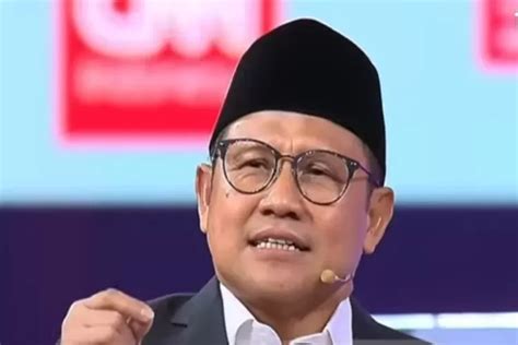 Kumpulan Meme Cak Imin Saat Menulis Pertanyaan Di Debat Cawapres Tadi