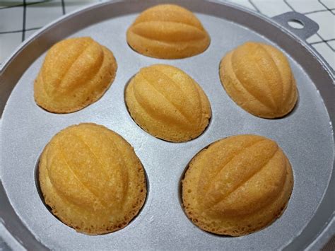 Kuih Bahulu Food Drinks Homemade Bakes On Carousell