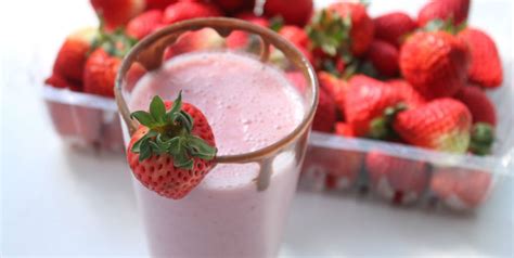 10 Receitas De Smoothie De Morango Para Emagrecer Mundoboaforma