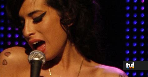 Novo Lbum De Amy Winehouse Sai A De Dezembro Tvi