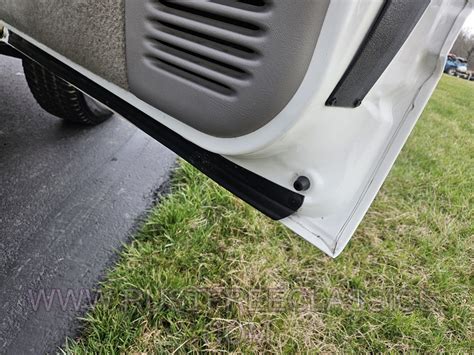 Chevy Chevrolet 1995 95 Suburban K2500 V2500 34 Ton Silverado Lt 4x4 White