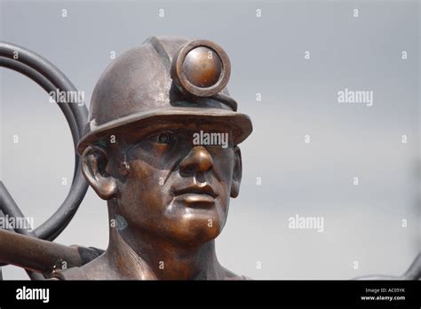 Water Sculpture Cardiff Bay Hi Res Stock Photography And Images Alamy