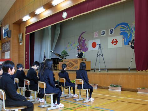 坂城小学校卒業式 坂城の風の音を聴きながら