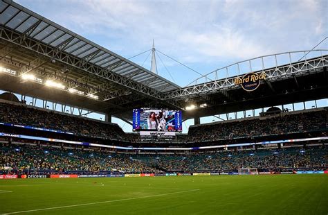 Soccer Copa Final Delayed After Ticketless Fans Rush Stadium Gates