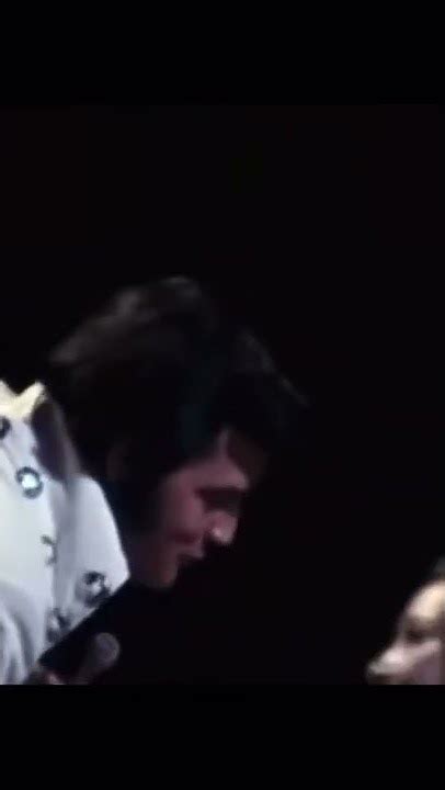 Elvis Presley Kissing Two Girls On Stage Youtube