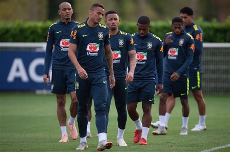 Fabinho Revela Surpresa Liga O De Tite E Elogia Estilo Exigente De