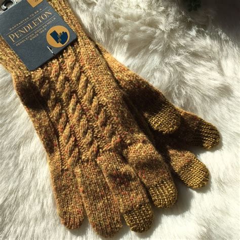 Pendleton Accessories Pendleton Merino Cable Knit Texting Glove