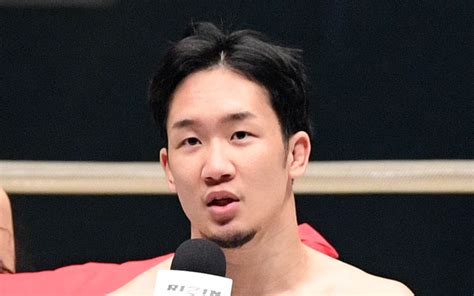 朝倉未来が報告「フェラーリ買ったので ベンテイガお別れ…」 格闘技写真ニュース 日刊スポーツ