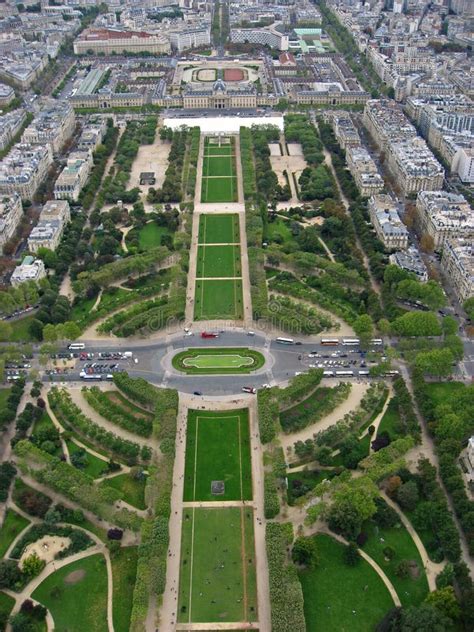 Champ De Mars Paris Image Stock Image Du Europe Mars 1807615