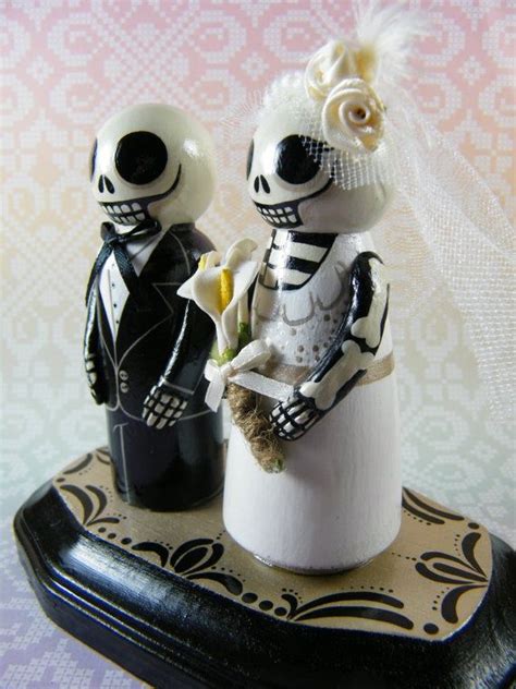 Bride And Groom Wedding Cake Toppers Halloween Themed Wedding Cake Toppers