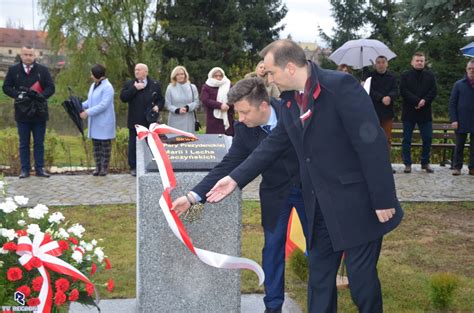 Kamieniec Ząbkowicki otwarcie skweru im Lecha i Marii Kaczyńskich