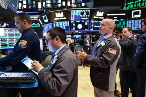 Dow Jumps Points To A Record On Friday S P Closes Above