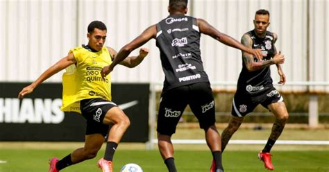 Trabalho T Tico Marca Pen Ltimo Treino Do Corinthians Visando O Red