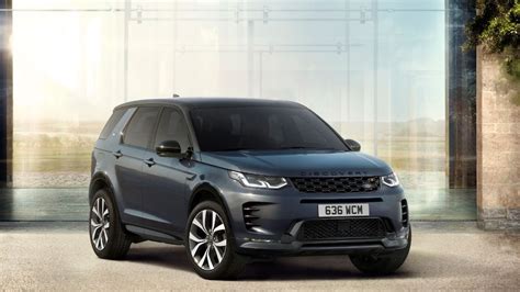 JLR India unveils upgraded Discovery Sport with redesigned interiors ...