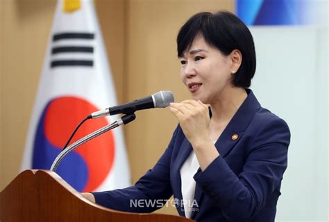 3년 임기 채우고 퇴임한 전현희 “지난 1년은 시련의 연속” 뉴스토피아