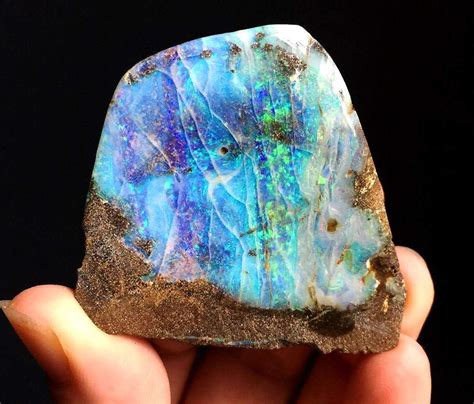 Types Of Iridescent Gemstones And Minerals