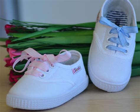 Zapatilla De Lona Blanca Con Cordones Vichy Rosa O Celeste Zapatillas