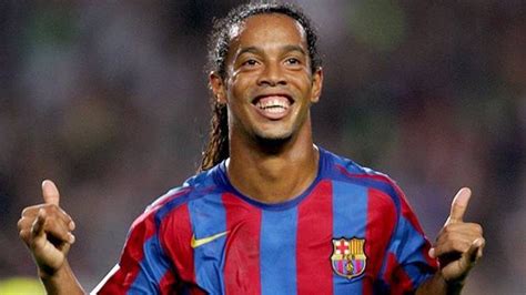 Ronaldinho Cancion Sue Os De Ni Es Los Miserables Youtube