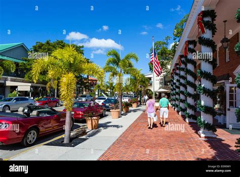 Third Street South in downtown Naples, Gulf Coast, Florida, USA Stock ...