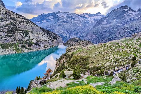 Parque Nacional De Aig Estortes I Estany De Sant Maurici Explorando El