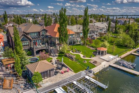 The View Incredible Waterfront Homes Across Canada Sotheby S